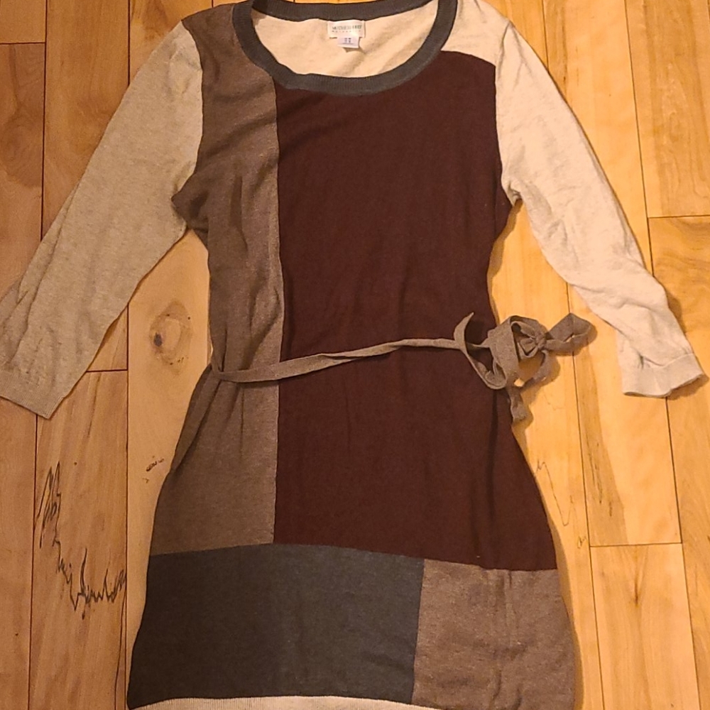 Motherhood maternity tunic style sweater